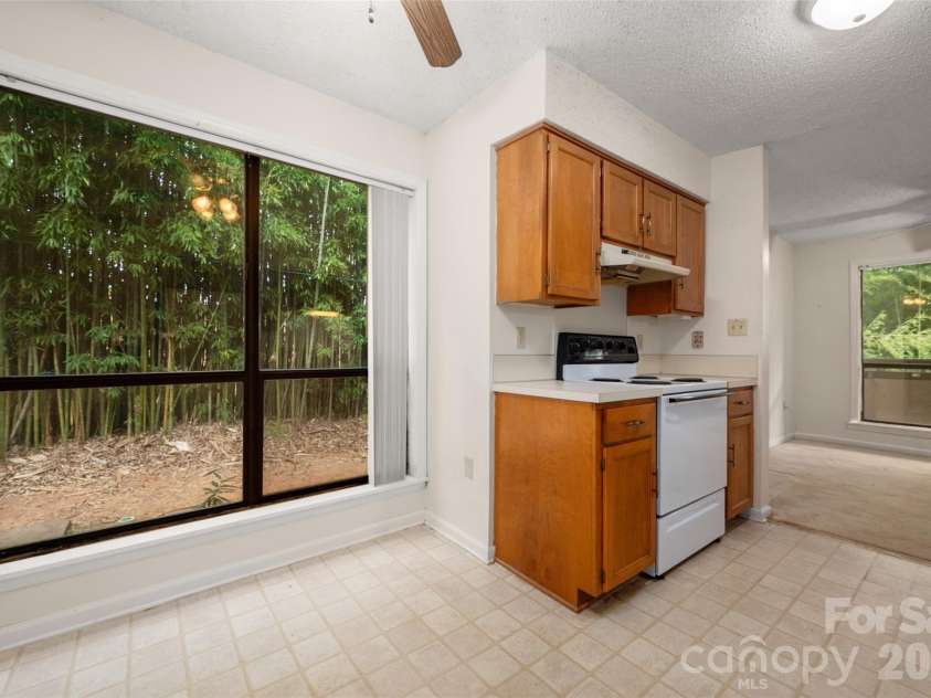 7203 Winery Lane, Charlotte, NC 28227.  MLS# CAR4415746, YatesRealty ID 47807. 