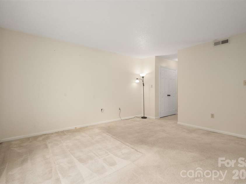 7203 Winery Lane, Charlotte, NC 28227.  MLS# CAR4415746, YatesRealty ID 47807. 