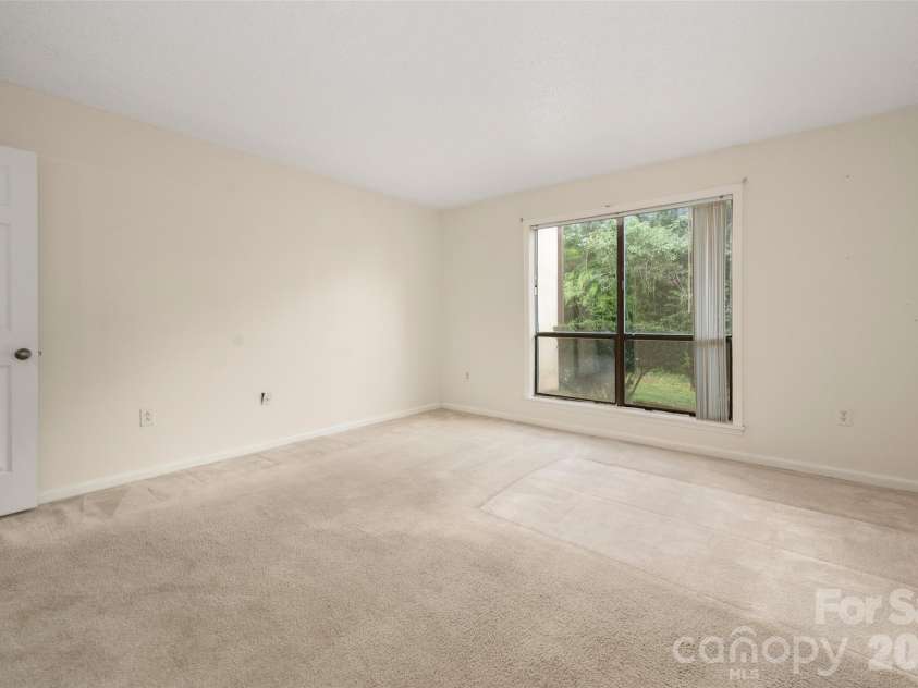 7203 Winery Lane, Charlotte, NC 28227.  MLS# CAR4415746, YatesRealty ID 47807. 