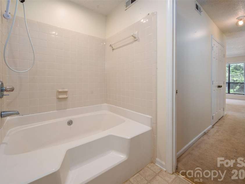 7203 Winery Lane, Charlotte, NC 28227.  MLS# CAR4415746, YatesRealty ID 47807. 