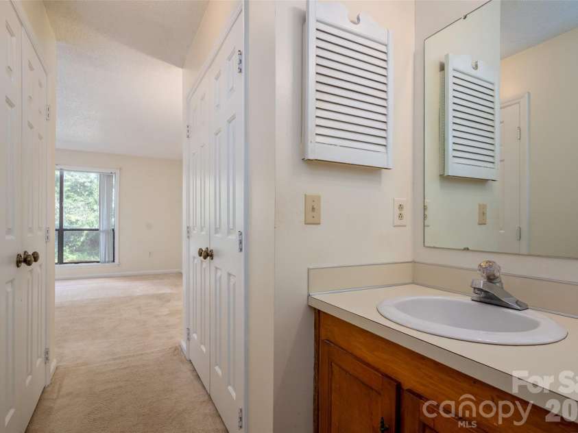 7203 Winery Lane, Charlotte, NC 28227.  MLS# CAR4415746, YatesRealty ID 47807. 