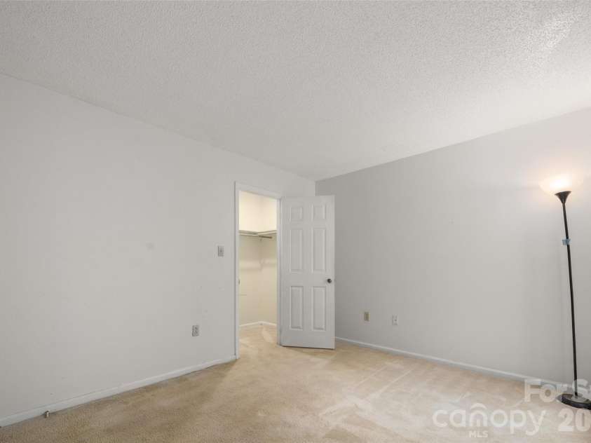 7203 Winery Lane, Charlotte, NC 28227.  MLS# CAR4415746, YatesRealty ID 47807. 