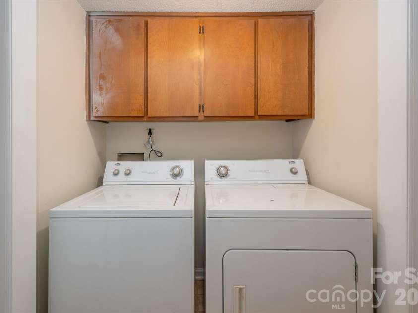 7203 Winery Lane, Charlotte, NC 28227.  MLS# CAR4415746, YatesRealty ID 47807. 