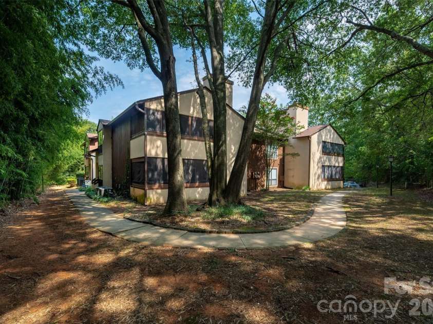 7203 Winery Lane, Charlotte, NC 28227.  MLS# CAR4415746, YatesRealty ID 47807. 