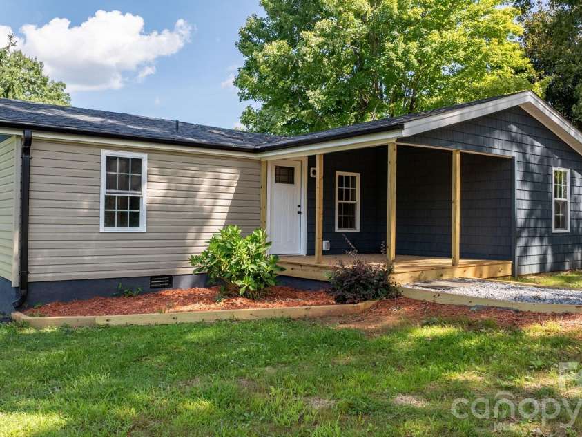 160 Green Street, Rutherford College, NC 28612.  MLS# CAR4419339, YatesRealty ID 47809. 