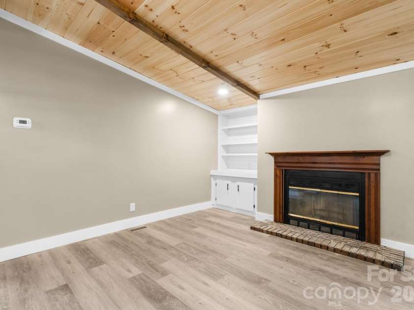 160 Green Street, Rutherford College, NC 28612.  MLS# CAR4419339, YatesRealty ID 47809. 
