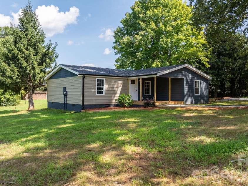 160 Green Street, Rutherford College, NC 28612.  MLS# CAR4419339, YatesRealty ID 47809. 