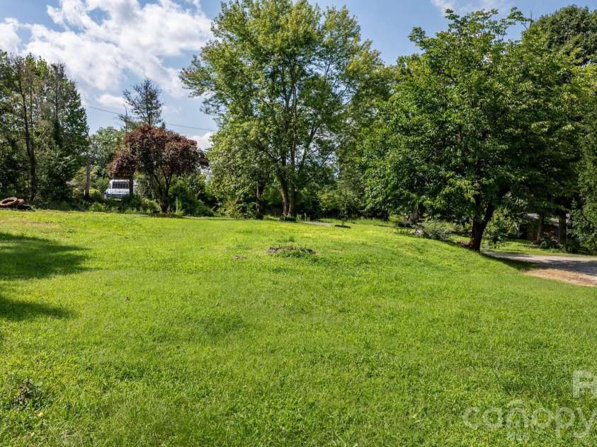 160 Green Street, Rutherford College, NC 28612.  MLS# CAR4419339, YatesRealty ID 47809. 