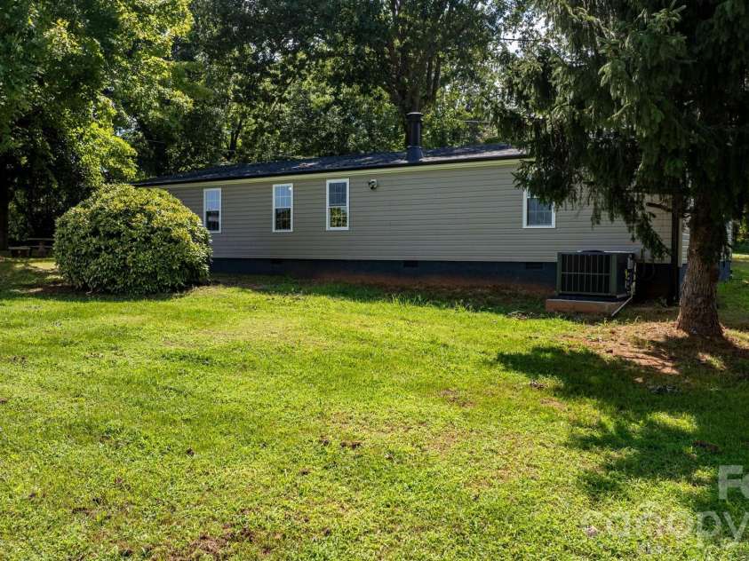 160 Green Street, Rutherford College, NC 28612.  MLS# CAR4419339, YatesRealty ID 47809. 