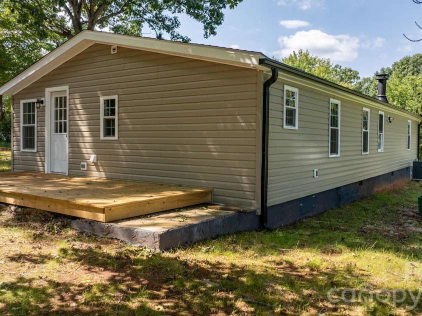 160 Green Street, Rutherford College, NC 28612.  MLS# CAR4419339, YatesRealty ID 47809. 