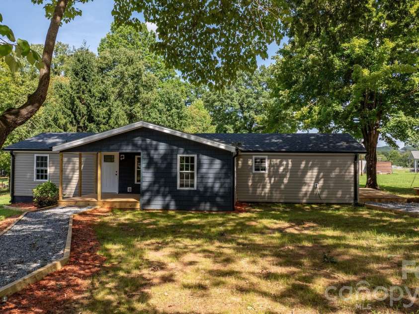 160 Green Street, Rutherford College, NC 28612.  MLS# CAR4419339, YatesRealty ID 47809. 