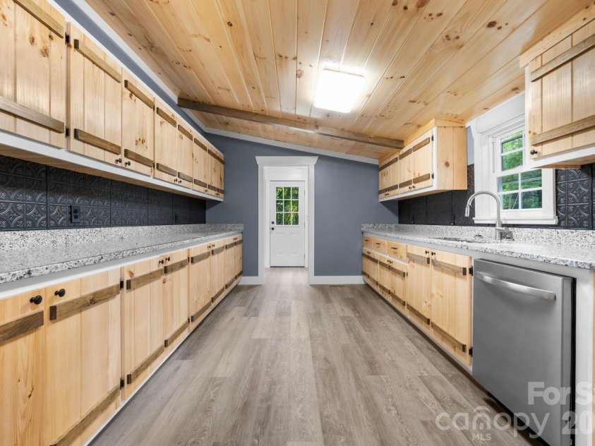 160 Green Street, Rutherford College, NC 28612.  MLS# CAR4419339, YatesRealty ID 47809. 