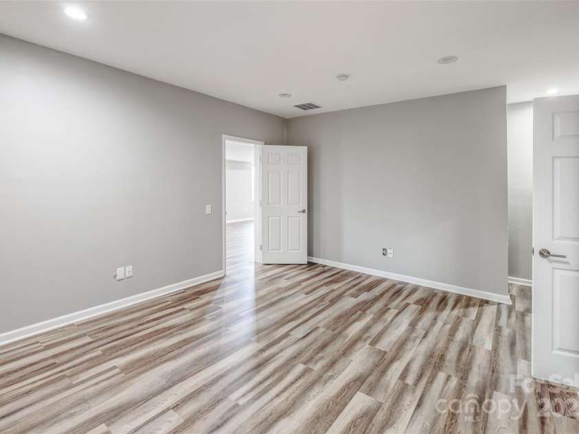 11609 Mersington Lane, Charlotte, NC 28277.  MLS# CAR4231449, YatesRealty ID 4781. Flex room/ gym/ second office