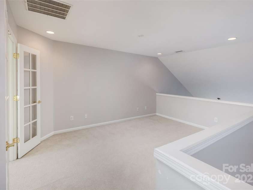 11609 Mersington Lane, Charlotte, NC 28277.  MLS# CAR4231449, YatesRealty ID 4781. Loft area