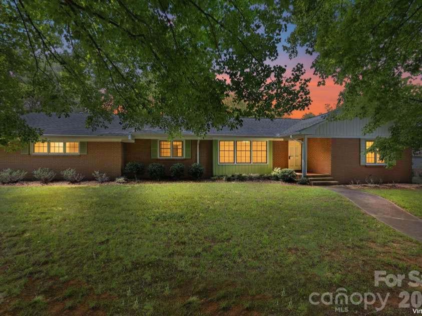 215 Park Avenue, Granite Quarry, NC 28146.  MLS# CAR4419198, YatesRealty ID 47811. 