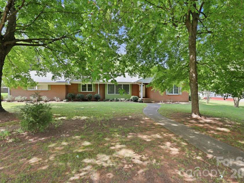 215 Park Avenue, Granite Quarry, NC 28146.  MLS# CAR4419198, YatesRealty ID 47811. 