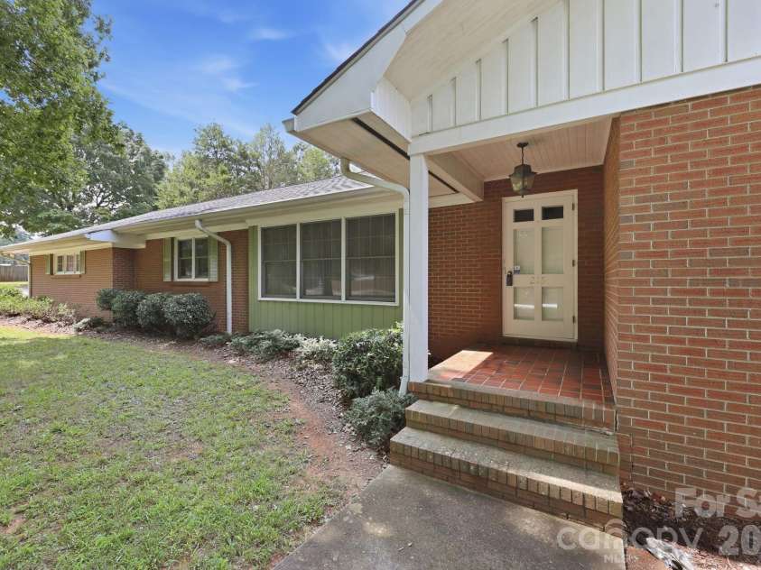215 Park Avenue, Granite Quarry, NC 28146.  MLS# CAR4419198, YatesRealty ID 47811. 