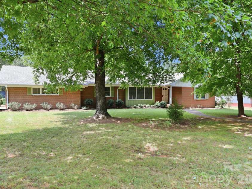 215 Park Avenue, Granite Quarry, NC 28146.  MLS# CAR4419198, YatesRealty ID 47811. 