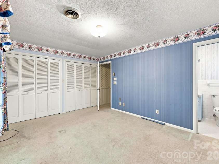 215 Park Avenue, Granite Quarry, NC 28146.  MLS# CAR4419198, YatesRealty ID 47811. 