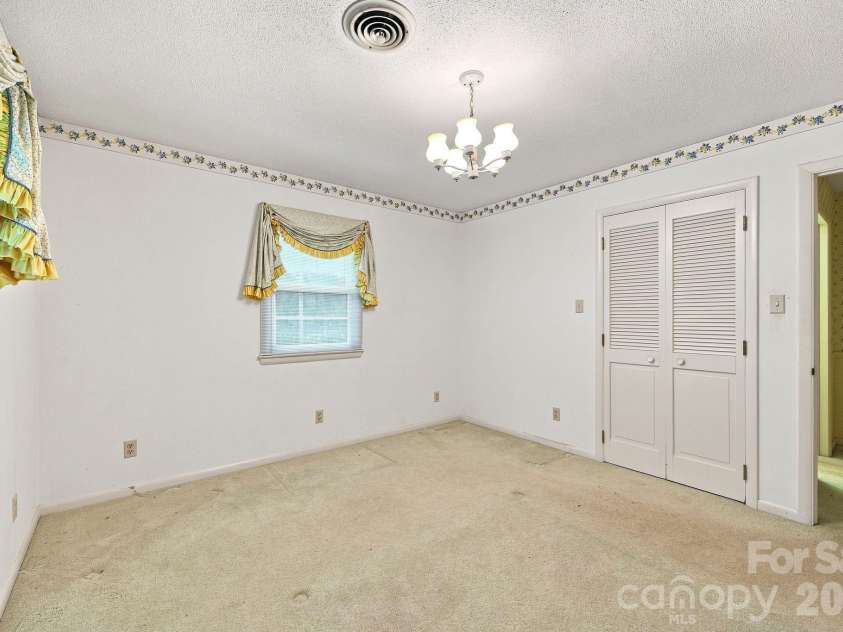 215 Park Avenue, Granite Quarry, NC 28146.  MLS# CAR4419198, YatesRealty ID 47811. 