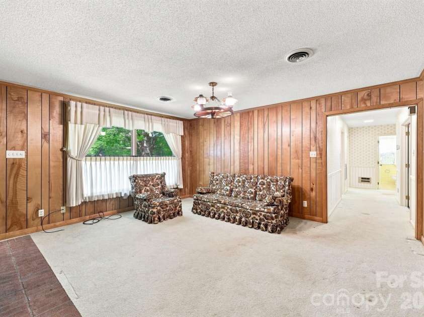 215 Park Avenue, Granite Quarry, NC 28146.  MLS# CAR4419198, YatesRealty ID 47811. 