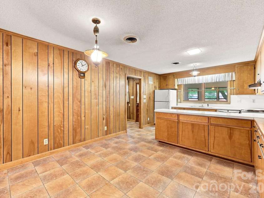 215 Park Avenue, Granite Quarry, NC 28146.  MLS# CAR4419198, YatesRealty ID 47811. 