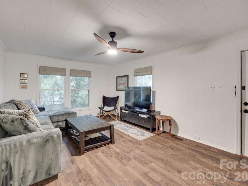 608 Spruce Street, Mooresville, NC 28115.  MLS# CAR4419625, YatesRealty ID 47812. 