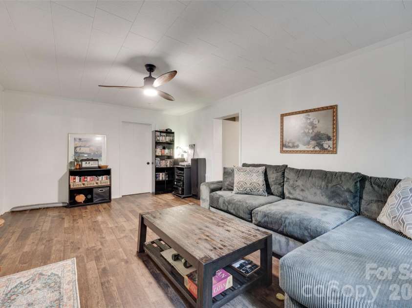 608 Spruce Street, Mooresville, NC 28115.  MLS# CAR4419625, YatesRealty ID 47812. 