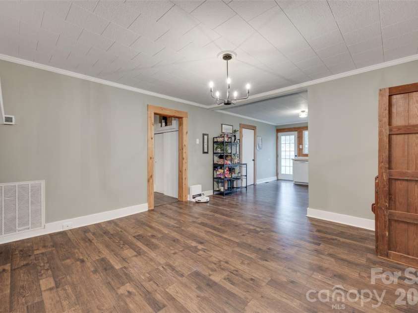 608 Spruce Street, Mooresville, NC 28115.  MLS# CAR4419625, YatesRealty ID 47812. 