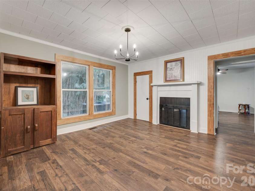 608 Spruce Street, Mooresville, NC 28115.  MLS# CAR4419625, YatesRealty ID 47812. 