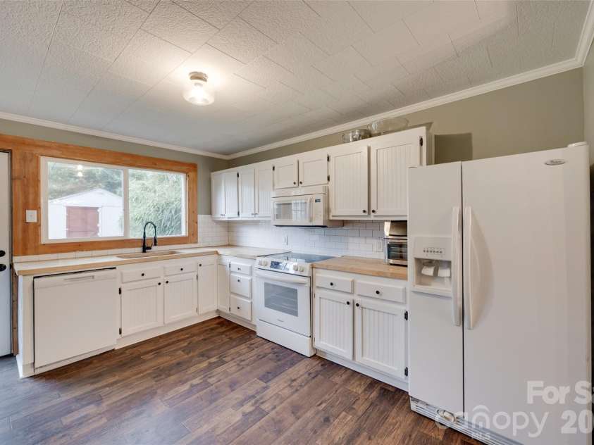608 Spruce Street, Mooresville, NC 28115.  MLS# CAR4419625, YatesRealty ID 47812. 