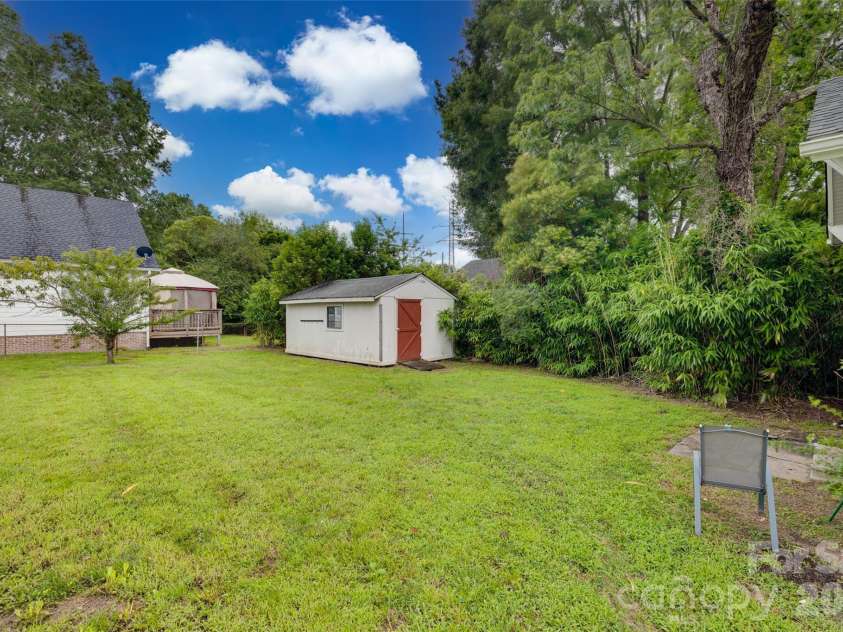 608 Spruce Street, Mooresville, NC 28115.  MLS# CAR4419625, YatesRealty ID 47812. 