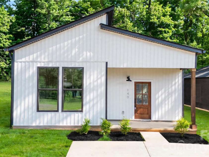 140 Norris Drive, Salisbury, NC 28147.  MLS# CAR4431057, YatesRealty ID 47815. 