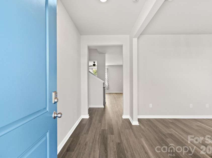 1000 Sennema Circle, Myrtle Beach, SC 29588.  MLS# CAR4407826, YatesRealty ID 47818. Entryway