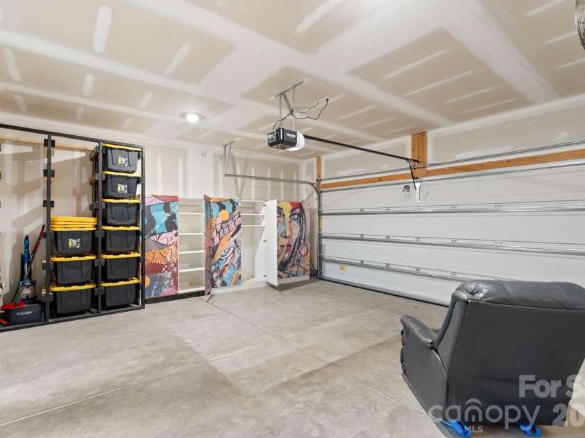 1000 Sennema Circle, Myrtle Beach, SC 29588.  MLS# CAR4407826, YatesRealty ID 47818. Garage