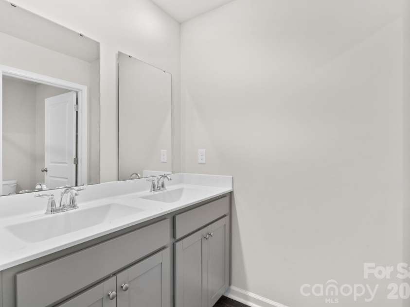1000 Sennema Circle, Myrtle Beach, SC 29588.  MLS# CAR4407826, YatesRealty ID 47818. Hall/4th Full Bath