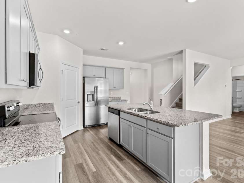 1000 Sennema Circle, Myrtle Beach, SC 29588.  MLS# CAR4407826, YatesRealty ID 47818. Kitchen