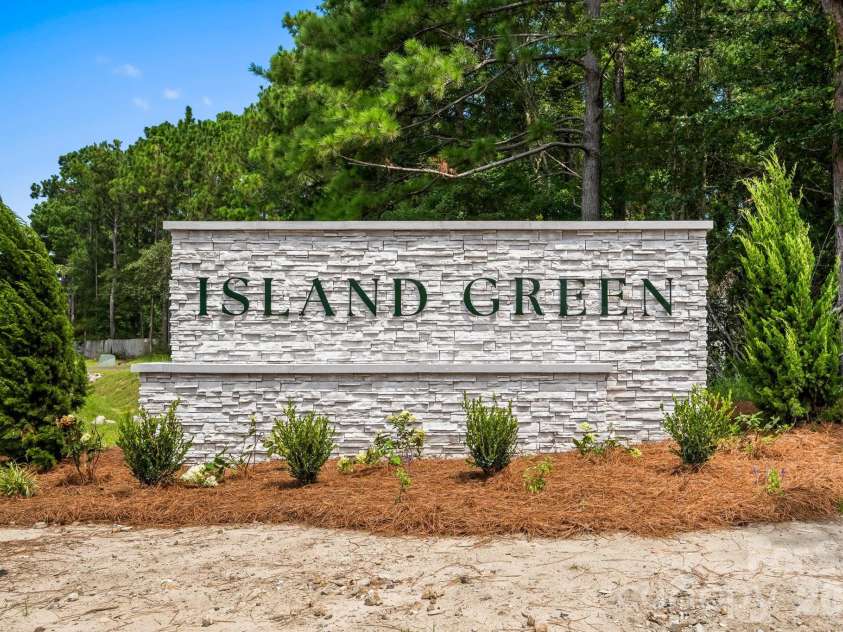 1000 Sennema Circle, Myrtle Beach, SC 29588.  MLS# CAR4407826, YatesRealty ID 47818. Neighborhood Entry