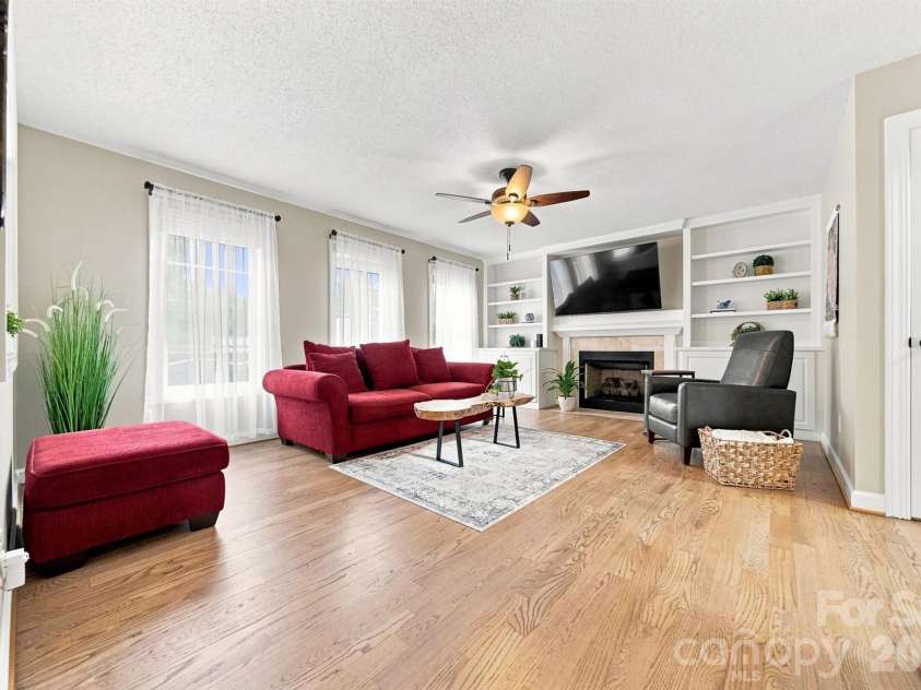 6011 Dockside Drive, Hickory, NC 28601.  MLS# CAR4419004, YatesRealty ID 47819. 