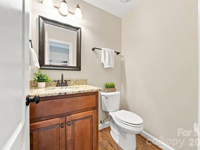6011 Dockside Drive, Hickory, NC 28601.  MLS# CAR4419004, YatesRealty ID 47819. 
