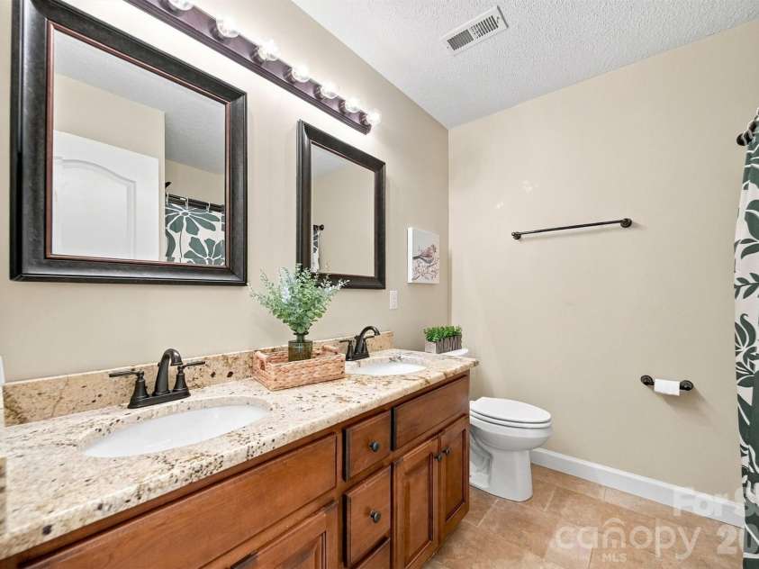 6011 Dockside Drive, Hickory, NC 28601.  MLS# CAR4419004, YatesRealty ID 47819. 