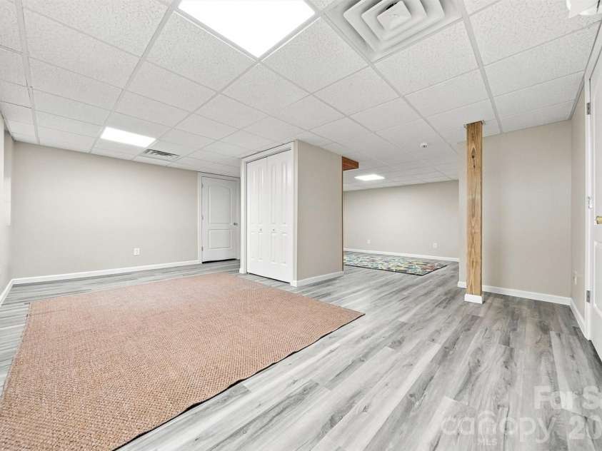 6011 Dockside Drive, Hickory, NC 28601.  MLS# CAR4419004, YatesRealty ID 47819. 