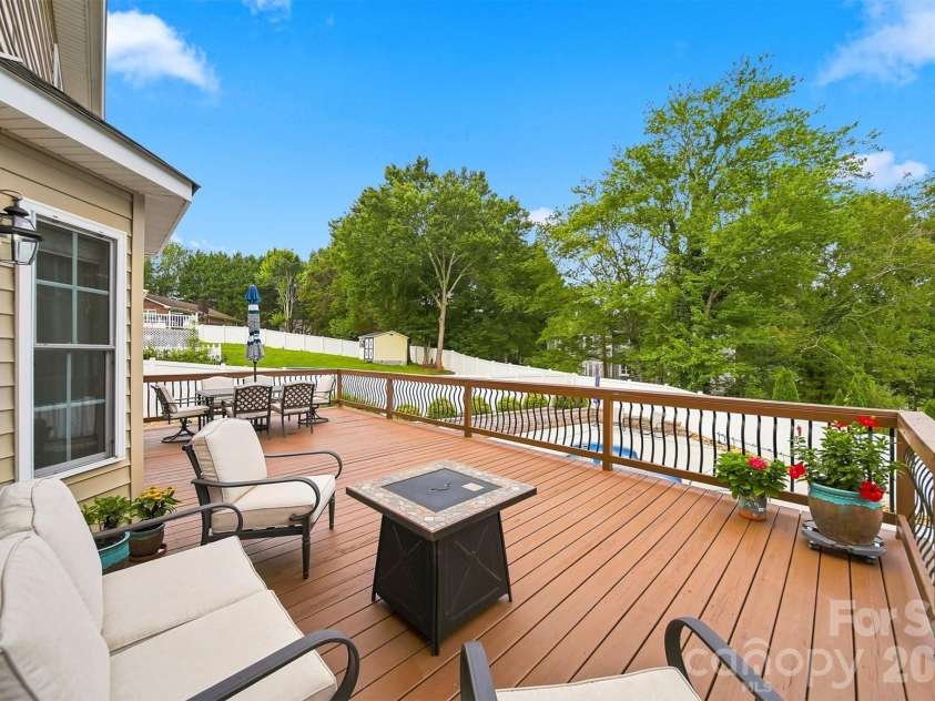 6011 Dockside Drive, Hickory, NC 28601.  MLS# CAR4419004, YatesRealty ID 47819. 