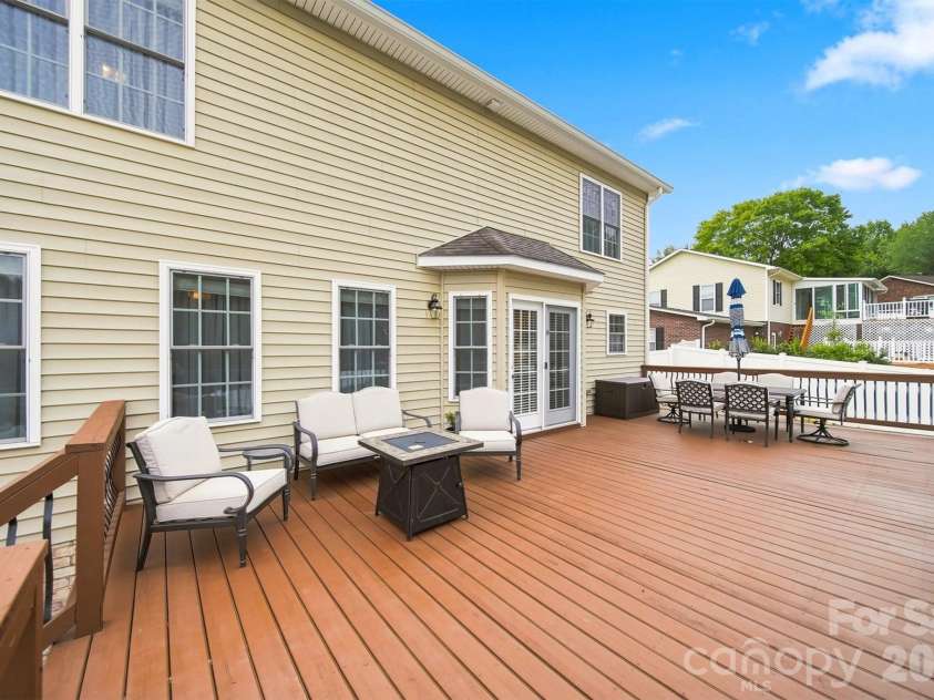 6011 Dockside Drive, Hickory, NC 28601.  MLS# CAR4419004, YatesRealty ID 47819. 