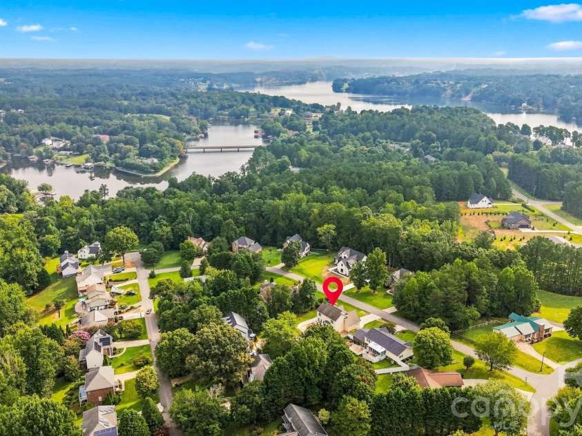 6011 Dockside Drive, Hickory, NC 28601.  MLS# CAR4419004, YatesRealty ID 47819. 