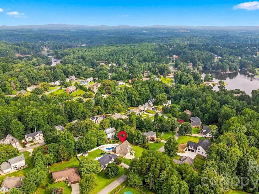 6011 Dockside Drive, Hickory, NC 28601.  MLS# CAR4419004, YatesRealty ID 47819. 