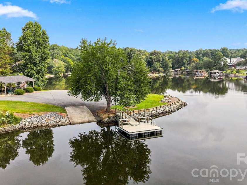 6011 Dockside Drive, Hickory, NC 28601.  MLS# CAR4419004, YatesRealty ID 47819. Boat Ramp and Dock at Community Lake Access