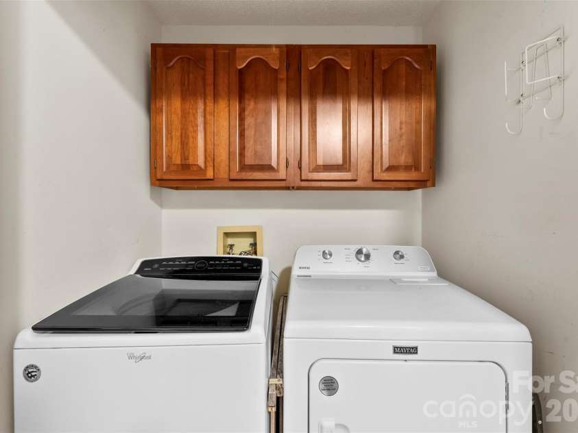 10318 Hollybrook Drive, Charlotte, NC 28277.  MLS# CAR4334718, YatesRealty ID 4782. Laundry