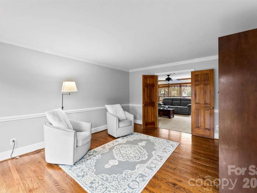 10318 Hollybrook Drive, Charlotte, NC 28277.  MLS# CAR4334718, YatesRealty ID 4782. Living Room