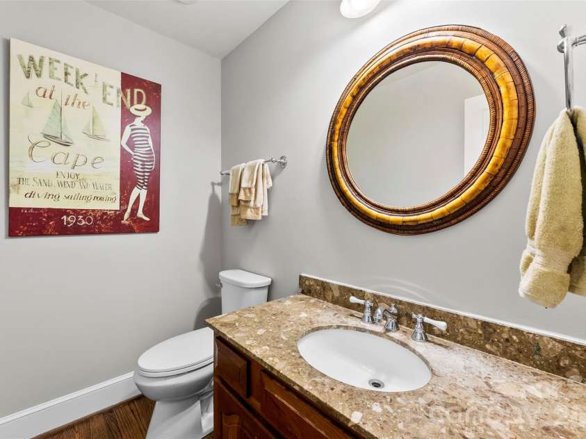 10318 Hollybrook Drive, Charlotte, NC 28277.  MLS# CAR4334718, YatesRealty ID 4782. Powder Room